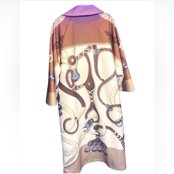 Brown, Beige, & Cream Oversized Coat w/Chain Links Pattern Design, NWT - Picture 4 of 13